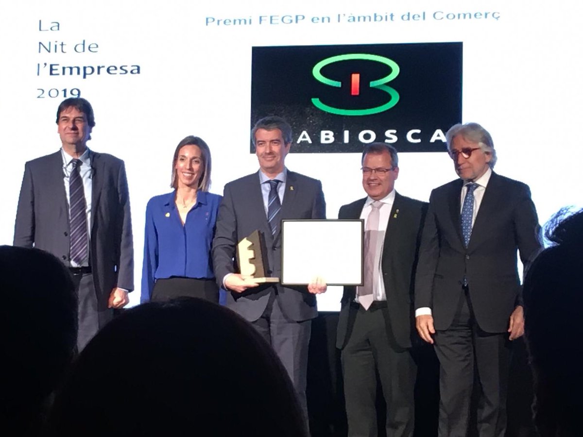 xmontserrat's tweet photo. Ahir al sopar de la Nit de l’Empresa que organitza la FEGP, celebrat a les Caves Codorniu, SIA BIOSCA vam rebre el Premi en l’àmbit del Comerç per la nostra nova Exposició! #nit19
Tot un honor i un orgull pel reconeixement de la FEGP d’aquest projecte! @siabiosca @GCGruppe_ES https://t.co/JwxzbuyPET
