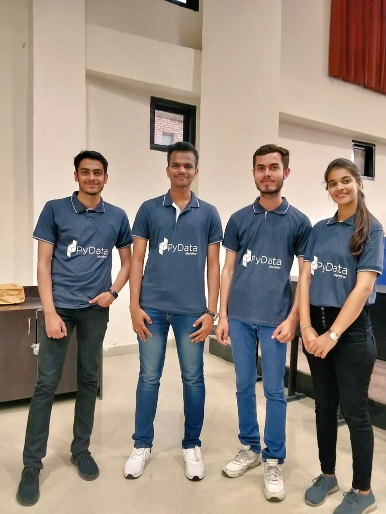 shrutikalra32's tweet image. PyData jalandhar 4th meetup #coremembers #PyData @PydataJ @PyData