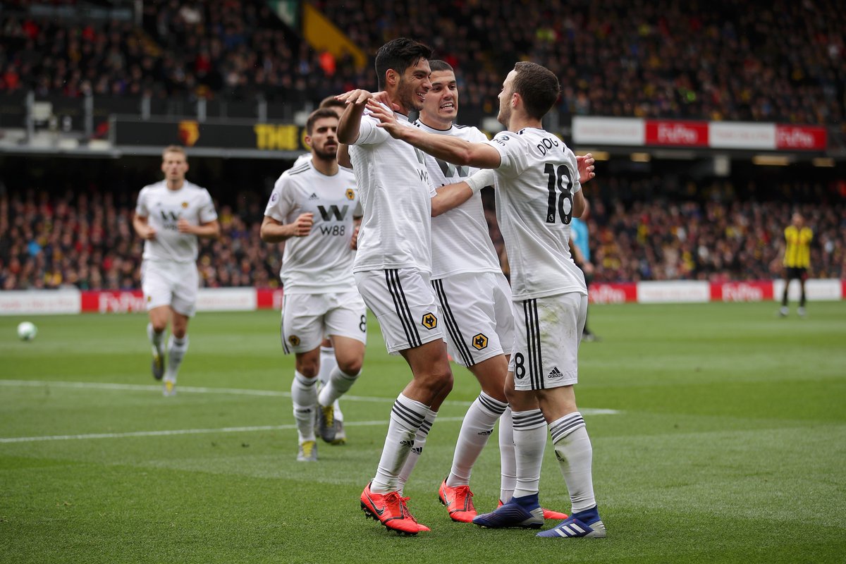 Raúl Jiménez festeja su gol número 13 en la Premier League