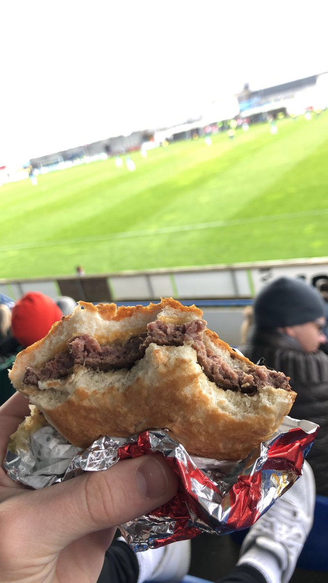 Burgervaktin mætt til Grindavíkur. Burgerinn þar var ekki upp á marga fiska. Burgeranir voru búnir fyrir hálfleik, kjötið þurrt og aðeins sósa með. Þetta er til háborinnar skammar og fær 2/10 í einkunn.