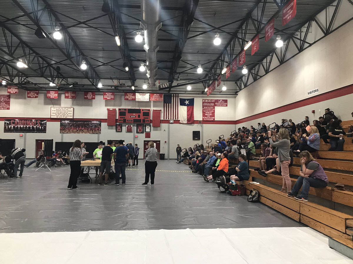 DVISD_EdTech's tweet photo. Advanced arena competitions underway @DVISD_DVHS! @TCEA #tcea_robotics #DVPROUD https://t.co/zpoZNUjOny