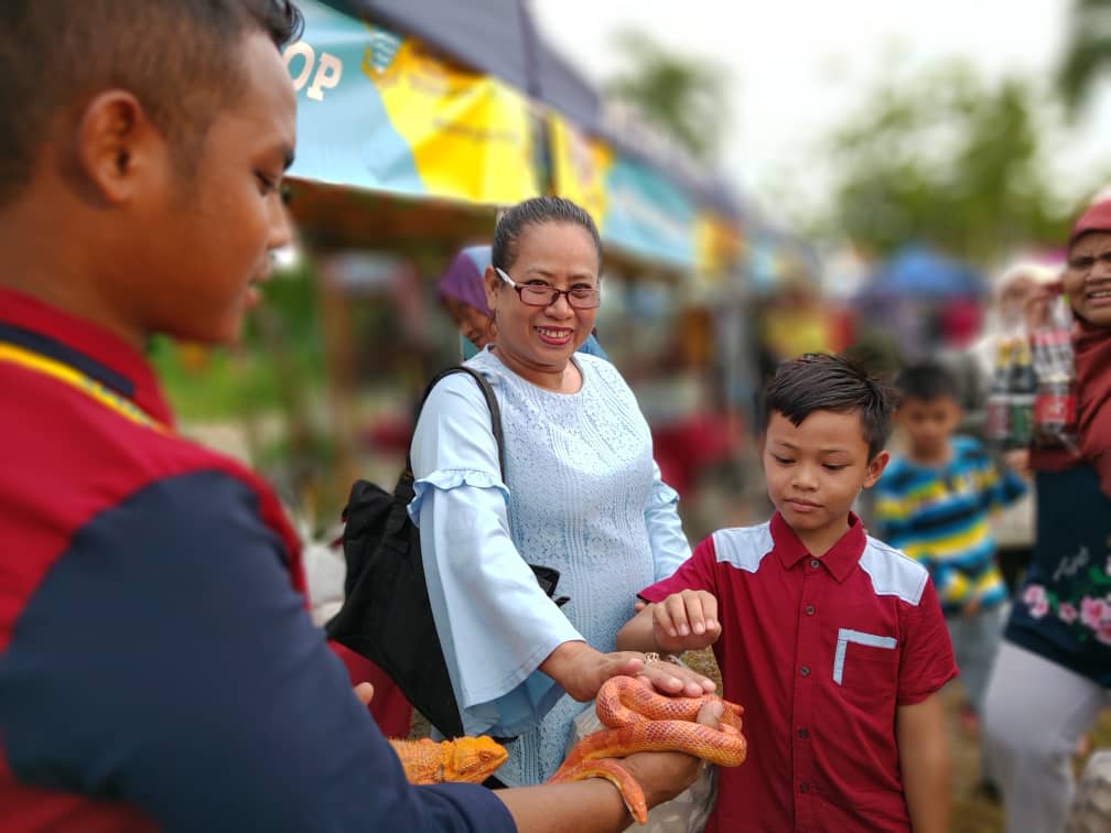 AbOpenang's tweet photo. Macam macam hiburan keluarga 
Di #PenangFAMAFest2019 
Bawa keluarga ramai ramai..
Esok 1 hr lg.
@mustahapa 
@FAMA_Malaysia https://t.co/5AVix0N4fH