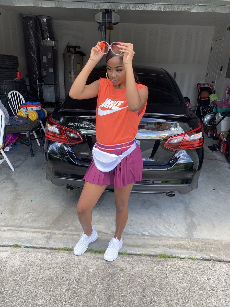 tmhsaysoo's tweet image. oh yeah ... #gradbash2k19 🎢🧡