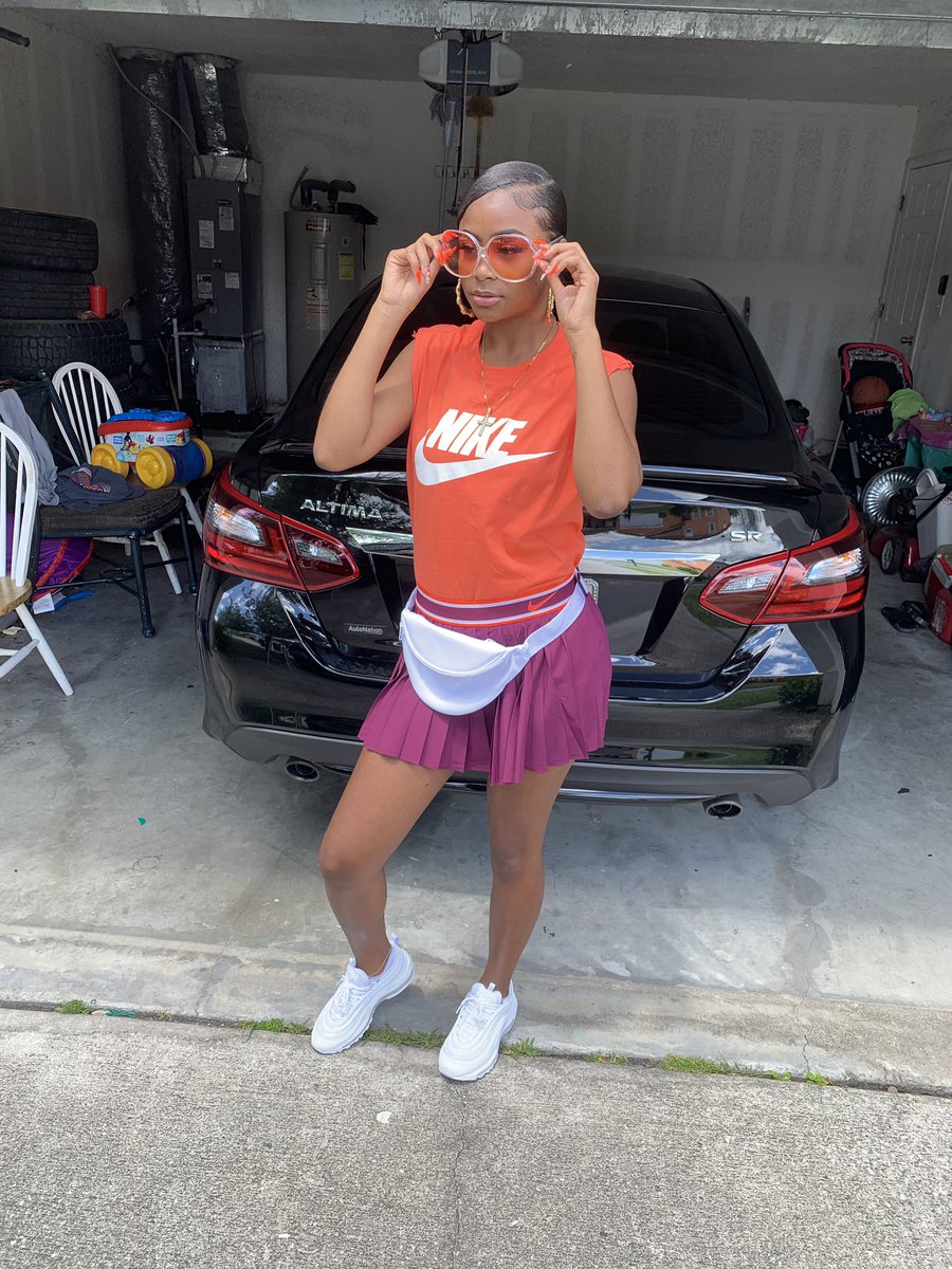 tmhsaysoo's tweet image. oh yeah ... #gradbash2k19 🎢🧡