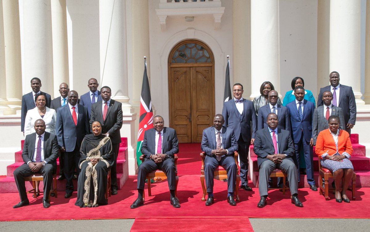 TheeMakau's tweet image. I may personally not like @WilliamsRuto tho’ considering his background he has managed to overcome almost all obstacles &amp;amp;  managed to wine &amp;amp; dine with the Royal families. He may not be your best leader nor presidential candidate but respect the ‘hustler’ #JonathanMoiSendOff