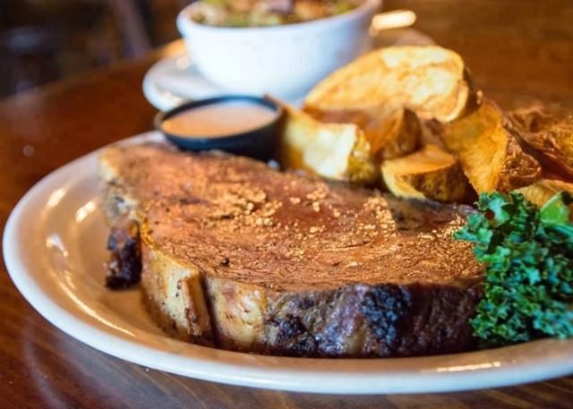 LittleRockCVB's tweet photo. Today is #nationalprimeribday and we're having a tough time figuring out where to take part.  @thefadedroserestaurant @lrbutchershop @oceansatarthurs #decisionsdecisions⠀
⠀
📸 by @thefadedroserestaurant⠀
⠀
#lovelittlerock #lreats #dinelr #littlero… https://t.co/vvtI2doLSh https://t.co/rEKnlyJlt2