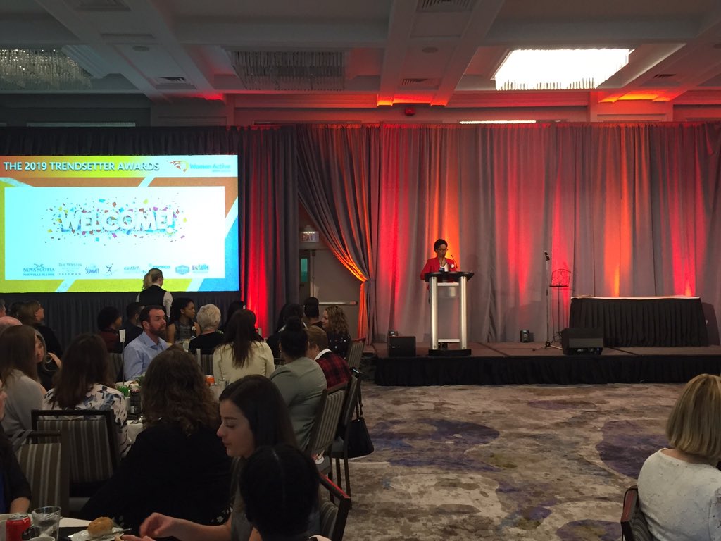 We’re kicking things off at the Trendsetter Awards with our EMCEE, Portia Clark! #2019trendsetters