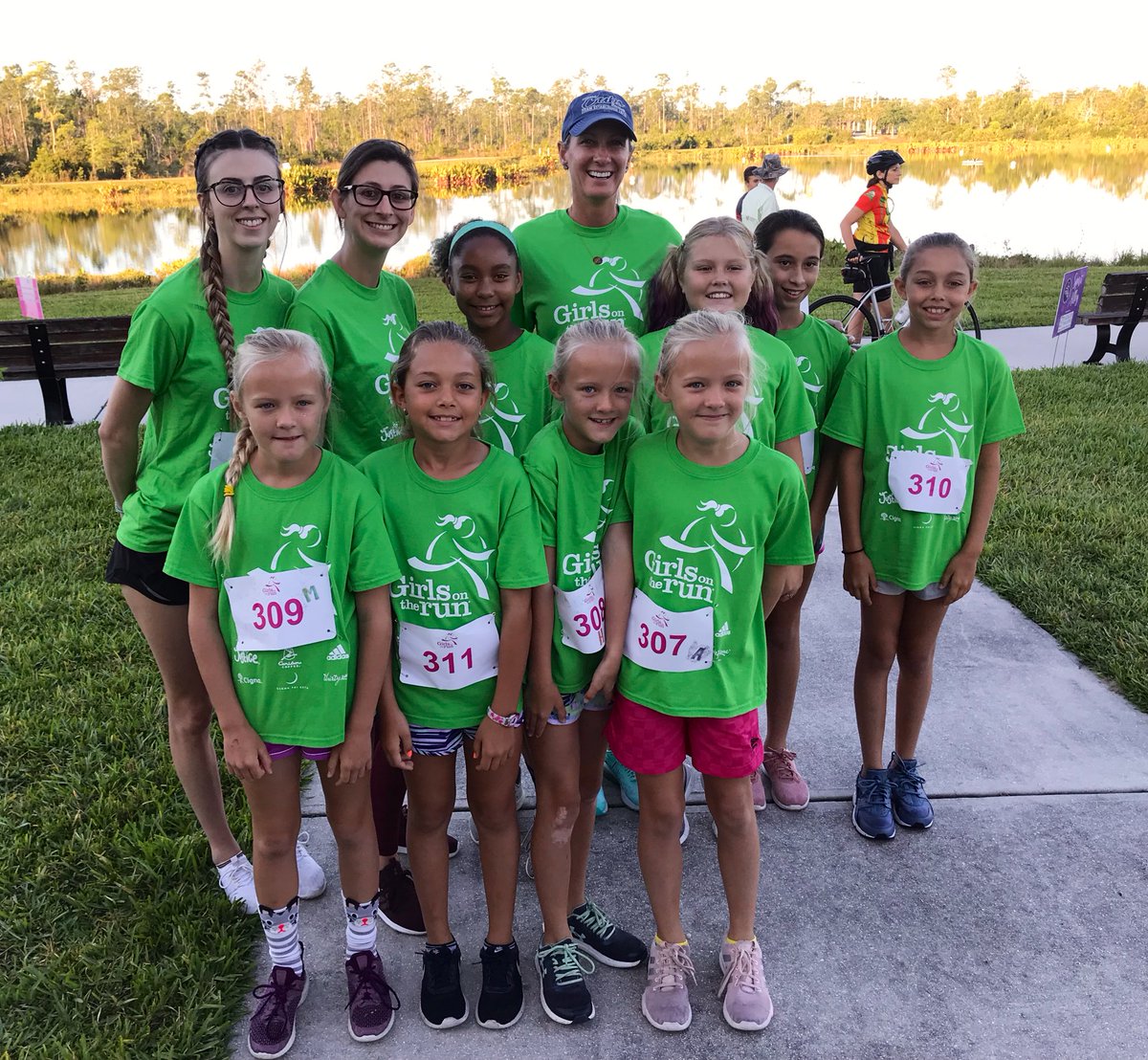 MrsKTeachesArt's tweet photo. Has a blast at the Girls On The Run 5k!   #GirlPower @VMEPatriots https://t.co/ZA7gDPgdrI