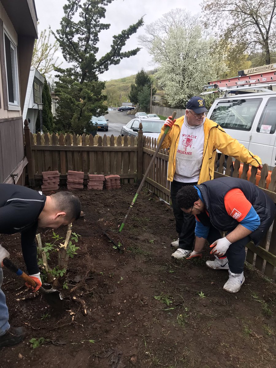 #TeamDepot Rain doesn’t stop us from taking care of our people 1217 Strong Thank u