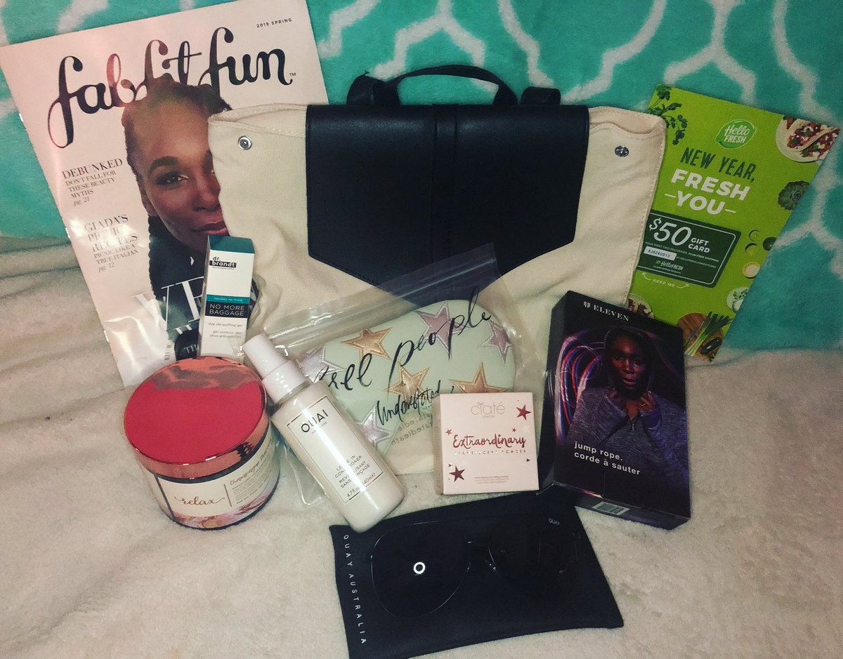 jebams123's tweet image. Got an awesome #birthdaypresent from my bestie! I’ll be sure to use it when ever I get the chance too! 😊 #fabfitfunspringbox #fabfitfun #makeup #bodyscrub #jumprope #sunglasses #ouai #quayaustralia #deuxlux