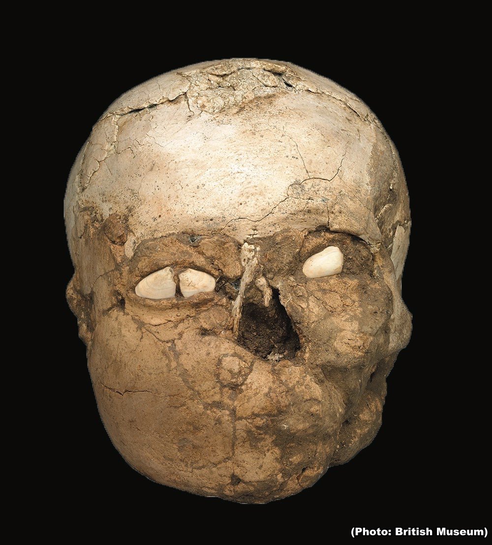 Best known examples might be the famous Neolithic plastered human skulls from sites like  #TellEsSultan ( #Jericho): Specific individual's heads were given back a face with gypsum and shells and paint - and then apparently displayed. https://blog.britishmuseum.org/facing-the-past-the-jericho-skull