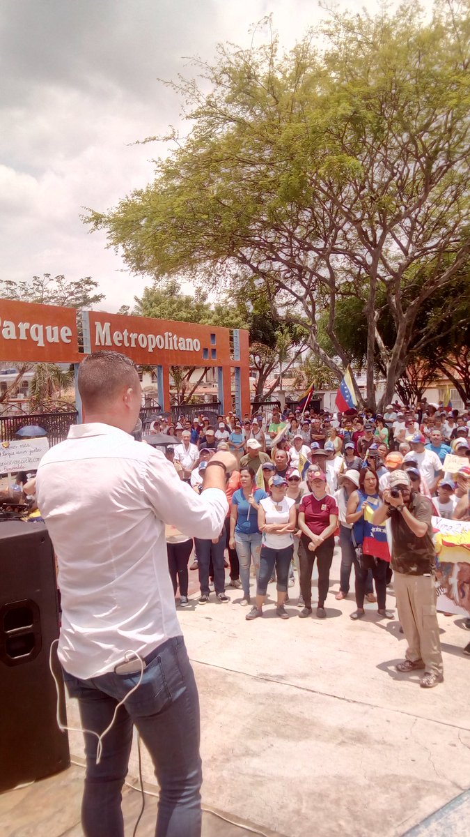 UNT_SanDiego's tweet photo. Seguimos con la línea de acción que dicta nuestro Presidente @jguaido y la @AsambleaVE. Hoy #27Abr en #SanDiegio #Carabobo juramentado los #Comitesdeayudaylibertad. @AngelPalmeri @partidoUNT @leonjura @sandiegovial @PanchoPerezLugo https://t.co/dEZwNDSao5