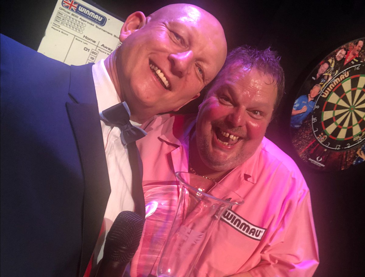 bbbdarts's tweet photo. Great Fella, superb on his exhibitions too, everybody loves @onedart180 @Winmau #petermanley #darts Get his Darts & flights from https://t.co/KU2PuWvzL1 https://t.co/aAOiFYFse9