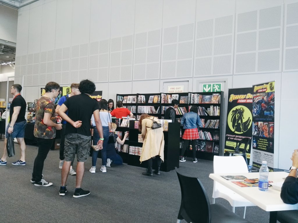bradwrites's tweet photo. Comics and cosplay aplenty at FanCon 2019! #fancon2019 #readersden #cticc #cosplay #comics #CapeTown https://t.co/J3sTgNaEXk