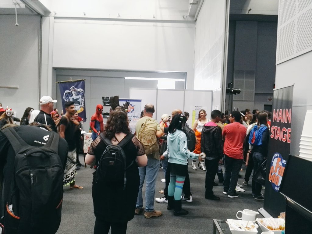 bradwrites's tweet photo. Comics and cosplay aplenty at FanCon 2019! #fancon2019 #readersden #cticc #cosplay #comics #CapeTown https://t.co/J3sTgNaEXk