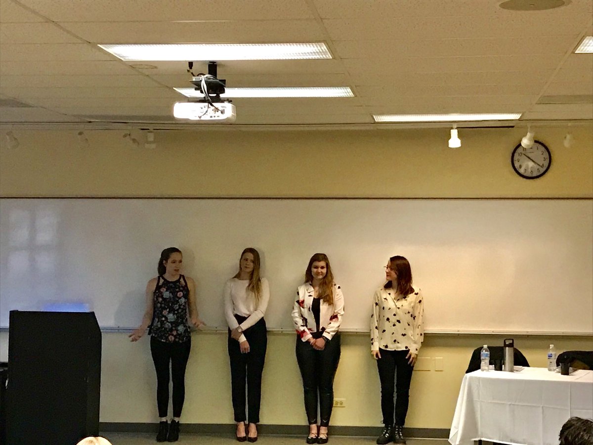 LaurieMJoyner's tweet image. #WomenInScience ⁦@SaintXavier⁩ discussing their research in panel titled, “Science &amp;amp; Society” moderated by Prof. Angela Pirlott as part of  #HonorsProgram under  capable leadership of ⁦@DrWiesterSXU⁩, Honors Program Director #HighImpactPractices #EngagedLearning