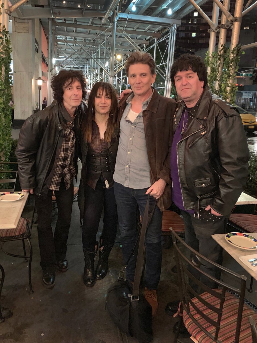 dinaregine's tweet photo. Last night was awesome playing the #MadeInQueens themed show at The American Folk Art Museum w/ #CharlieGiordano. Bonus after-party at Cafe Fiorello (fancy Pizza!🍕) with #PhilFeit (#BillyIdol) & his brother #GlenKidd, & #KirkBrewster (#TheWerewolves) https://t.co/PtALKbZVYc