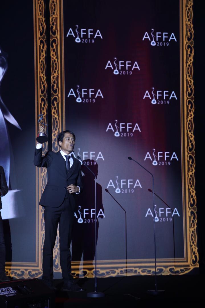 Bront_Palarae's tweet photo. You deserved it @Amerul_Affendi ... An amazing actor, a wonderful friend, an inspiration to all of us 😇🙏 #OneTwoJaga https://t.co/iVAVdiSEoa