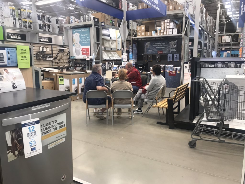 lowes2235's tweet photo. #howtoclinic @Lowes @lowes2235 great presentation brought to you by Dale our Department Supervisor!!! #OrangeCRUSH https://t.co/TOV8cWBmAX