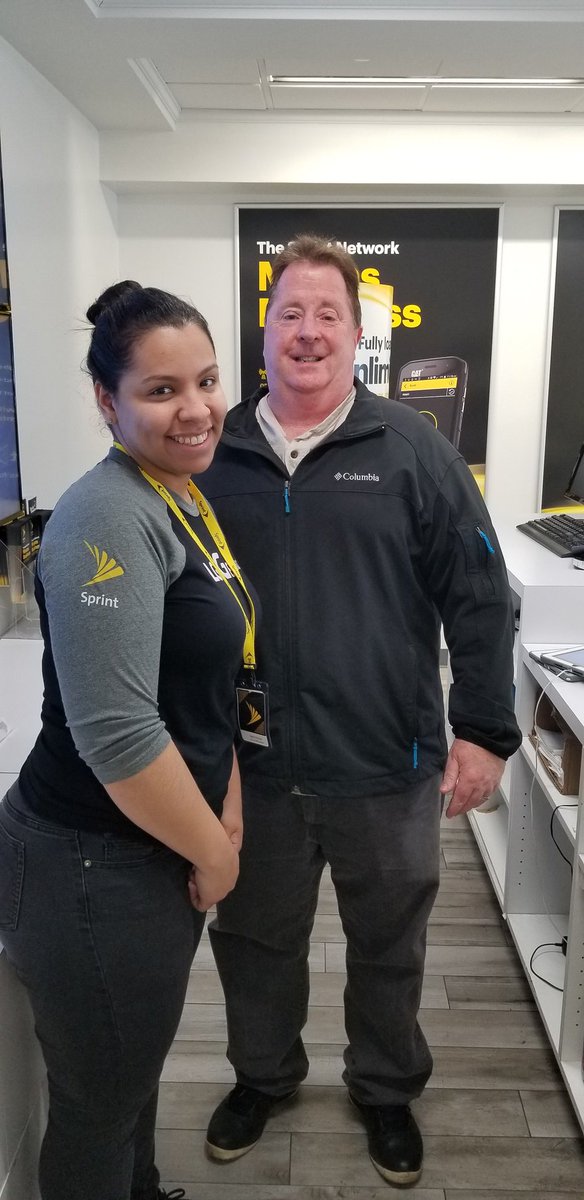TCC all smiles on SST..Go CL!@Chidalgosaez <a href="/brittblade/">Bill Brittingham</a> <a href="/ritasprintnyc/">Rita Werth</a> <a href="/Sprint4NYNJ/">Sprint4NYNJ</a> <a href="/LynnePincek/">Lynne Pincek</a>
