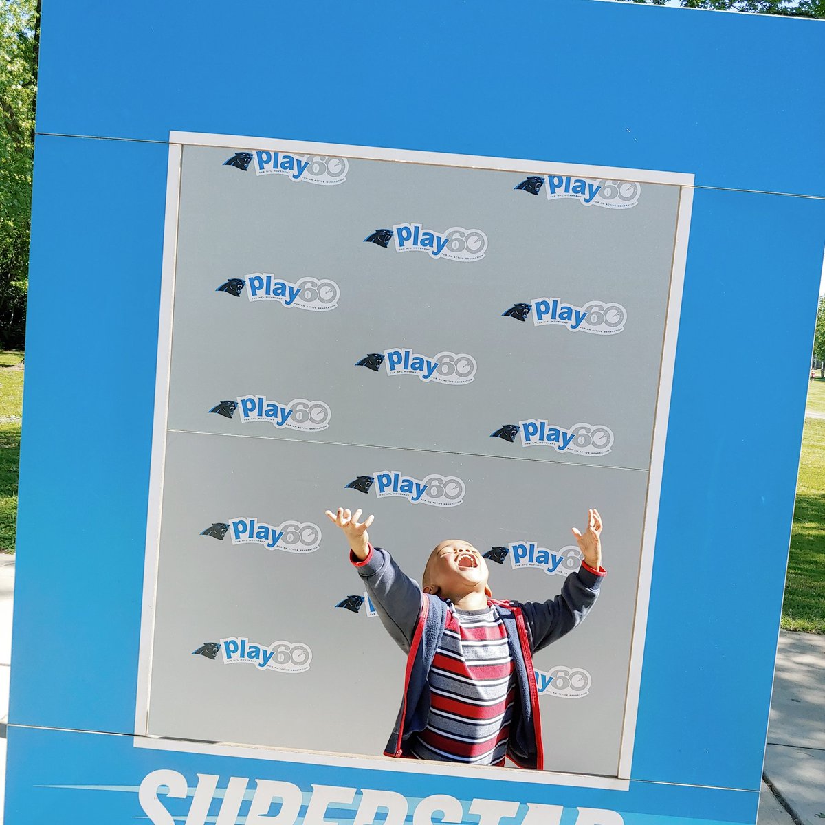 CT_Logan79's tweet photo. #PanthersPlay60 This right here is an epic picture @Panthers https://t.co/z3hKR2AfeN