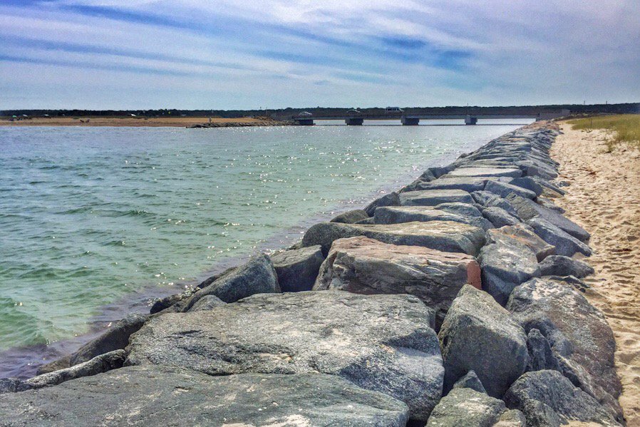 CrispinHaskins's tweet photo. Curious about where your favourite #JAWS scenes were filmed? This post should help you out... #MarthasVineyard
https://t.co/yvZI7KvbJa https://t.co/oTFNqY7xZc