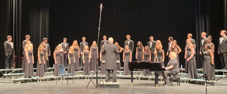 jamiehillen's tweet photo. RHHS Chorus performance at the Jefferson Performing Arts Center. We earned a superior rating for our performance. Go wildcats! https://t.co/BL4GqnFp9M