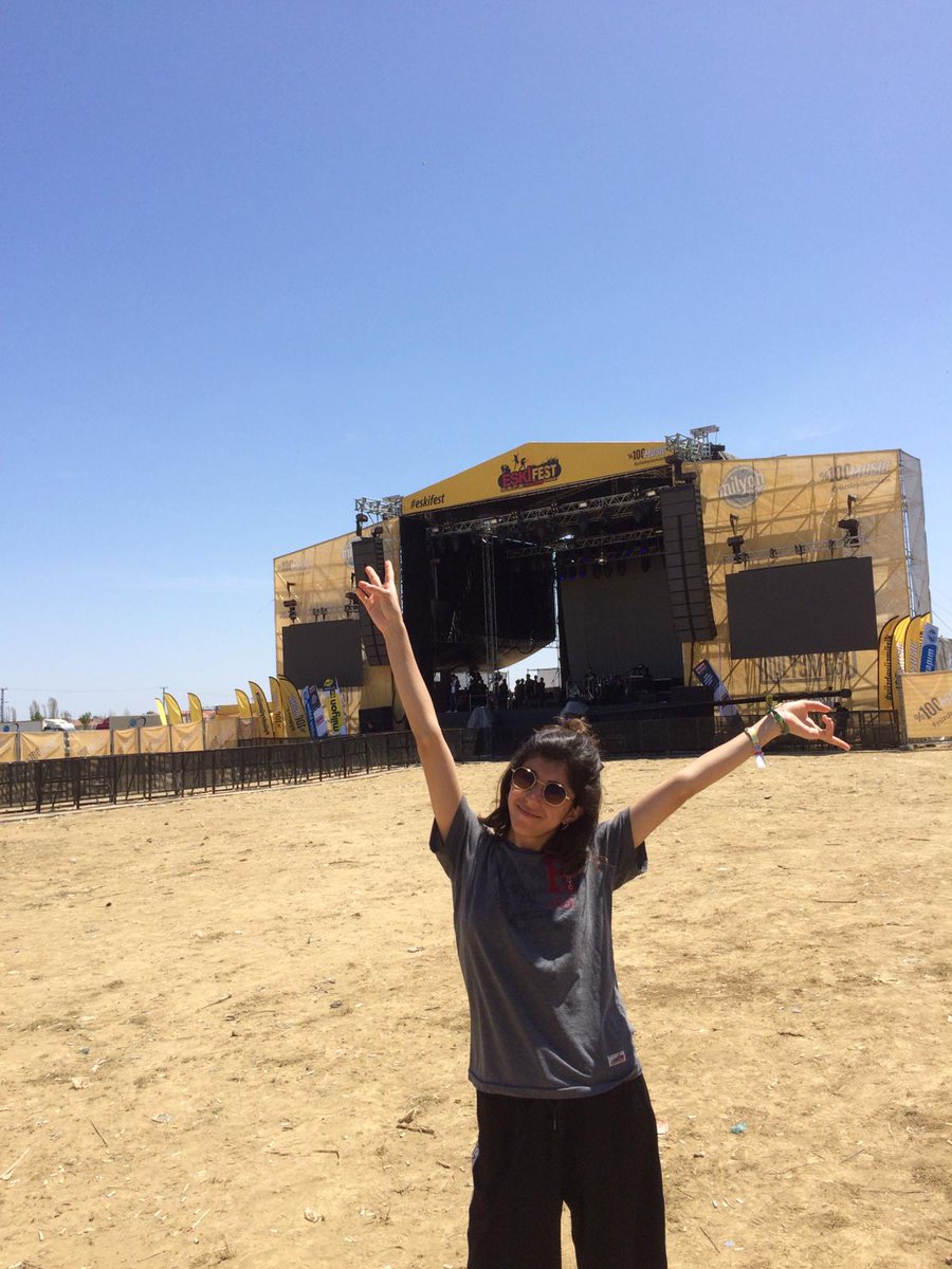 Boşlukları dolduralım abiler ablalar.
#eskifest2019 
#yüzdeyüzmüzik