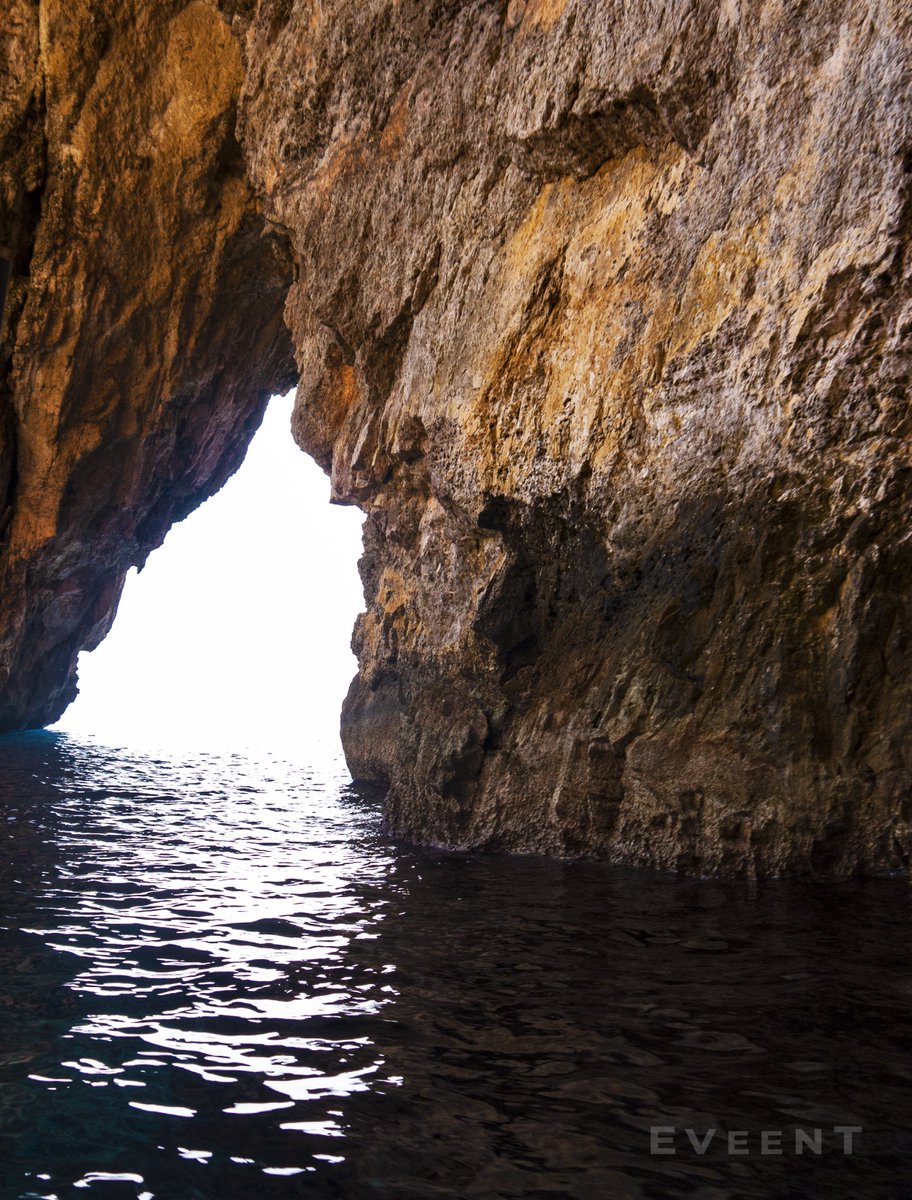 Se desideri conoscere il #divino, senti il #vento sul viso e il #sole caldo sulla tua mano. #Buddha #paesaggio #eveent #calabria