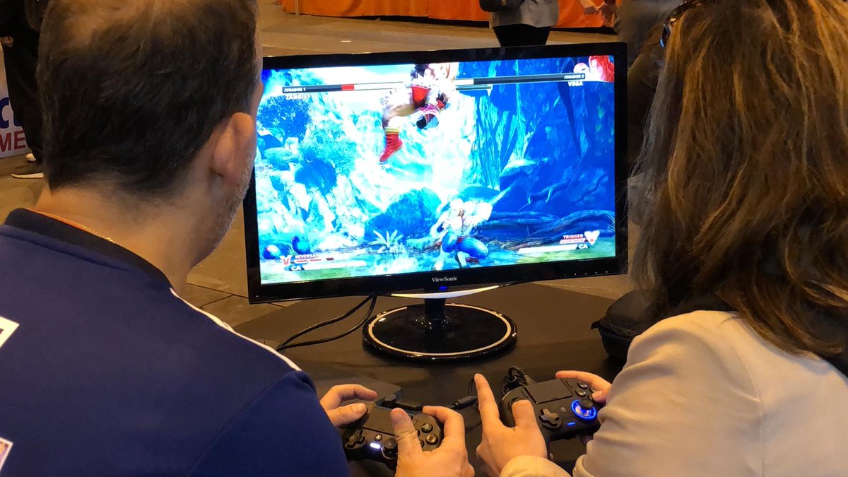 G_Explosion_'s tweet photo. Cómo se ve de bien la lucha... ¡hasta las onomatopeyas se ven! ¡@ViewSonicES en #GamingExplosion en #Mangadrid! https://t.co/eU9ru8SKxu