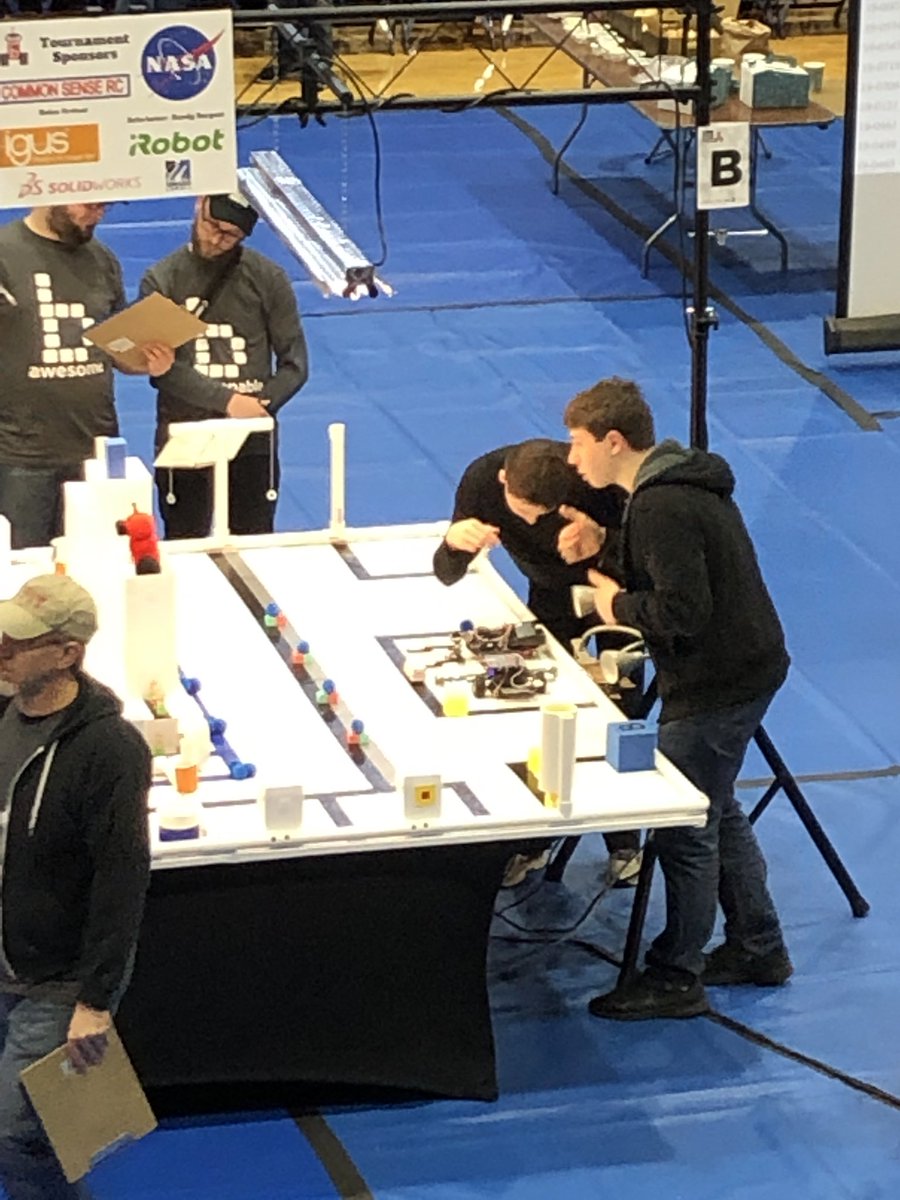 AHSTechTeacher's tweet image. Not only do they build and program robots, they also document their progress and present in front of a judge. @ashlandrobo @BotballRobotics @_AHSRobotics