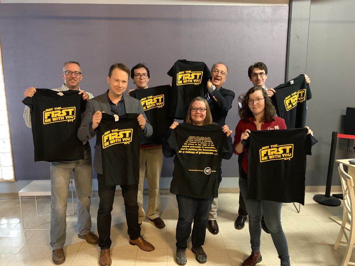 Attendees of today’s Broadcast Journalsim Seminar with <a href="/atompkins/">Al Tompkins</a> received First Amendment shirts from the <a href="/spj_tweets/">Society of Professional Journalists</a> with all the proceeds going to support the SPJ’s Legal Defense Fund.
