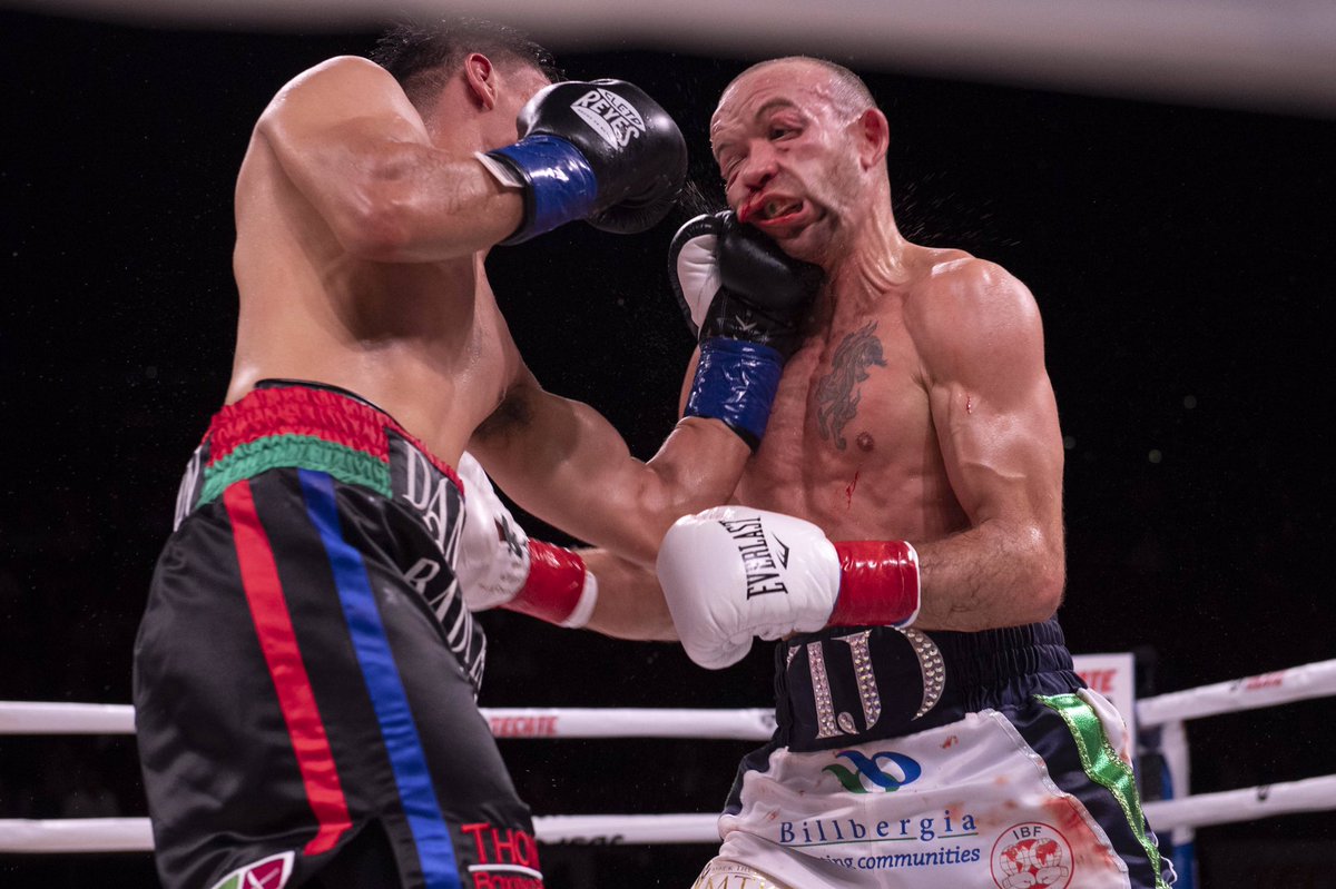 Lina_baker's tweet photo. Twelve rounds of total all-out WAR!
Congratulations Daniel Roman! Respect to a great fighter @TjDoheny 🔥🥊@DAZN_USA @SkySports @thompsonboxing @MatchroomBoxing #RomanDoheny #RungvisaiEstrada2 📷@Lina_baker / @UTHWBoxing #boxing https://t.co/REpG1FbV30