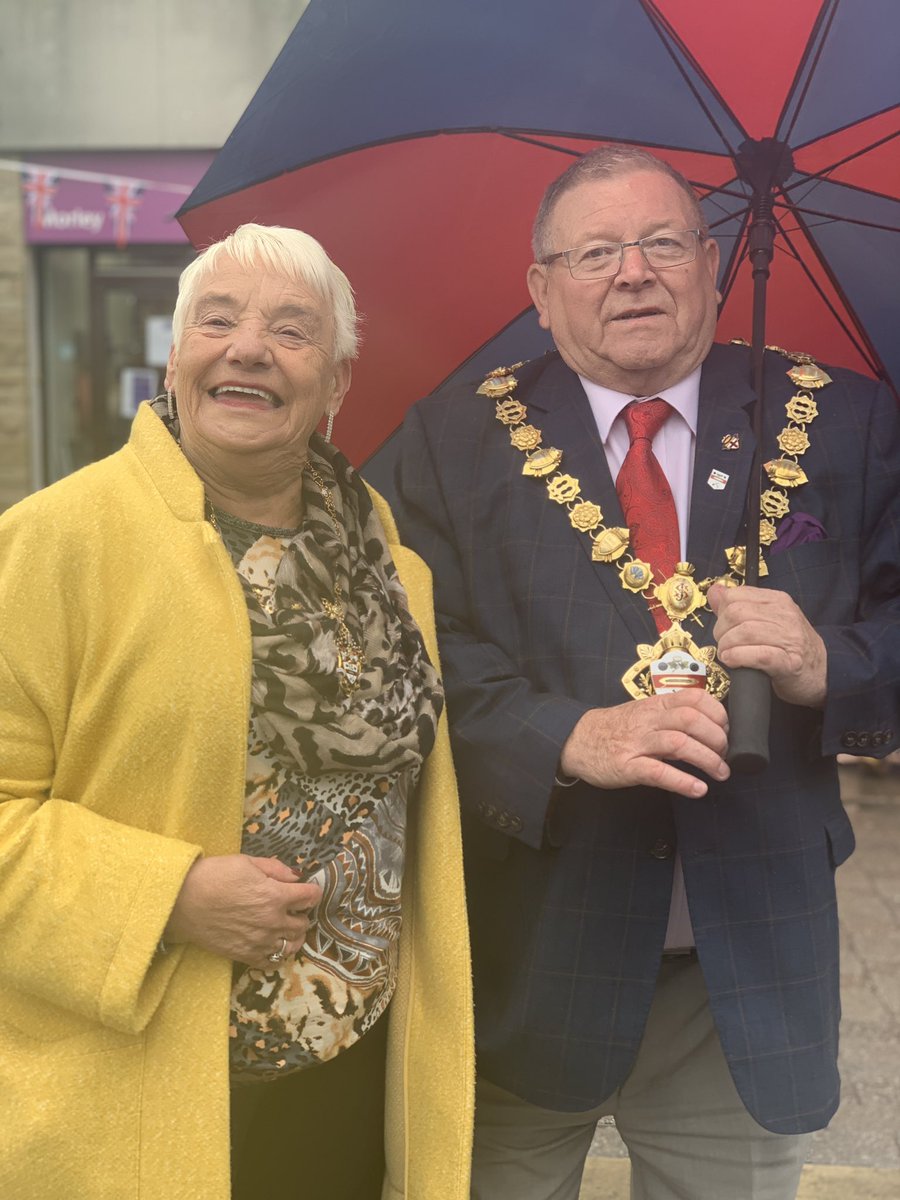 Another fabulous day in #Morley for #stgeorgesfestival thank you for coming out in the rain ☔️ you’re awesome #Morley <a href="/CllrHutchison/">Cllr A Hutchison</a> <a href="/WKidger/">Wyn Kidger</a>
