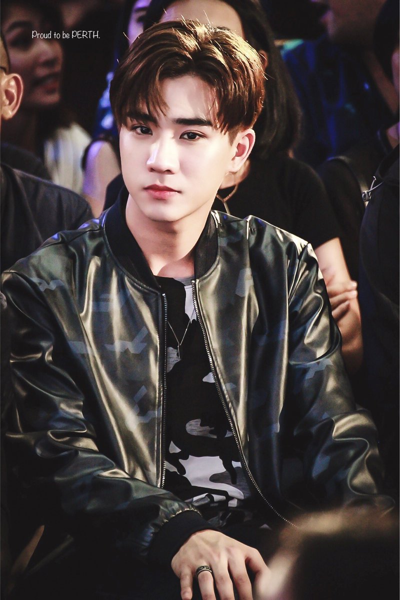 ProudtobePERTH's tweet photo. สวัสดีเจ้าหนู Can you be my boo?😝💕 #perthppe
#PerthTanapon
#รอยยิ้มของชูครีม
#พวกของเจื๋อ
#Perthxhellothailand
#hellothailand
#HLAThailand https://t.co/jHNWbZ1Yw0