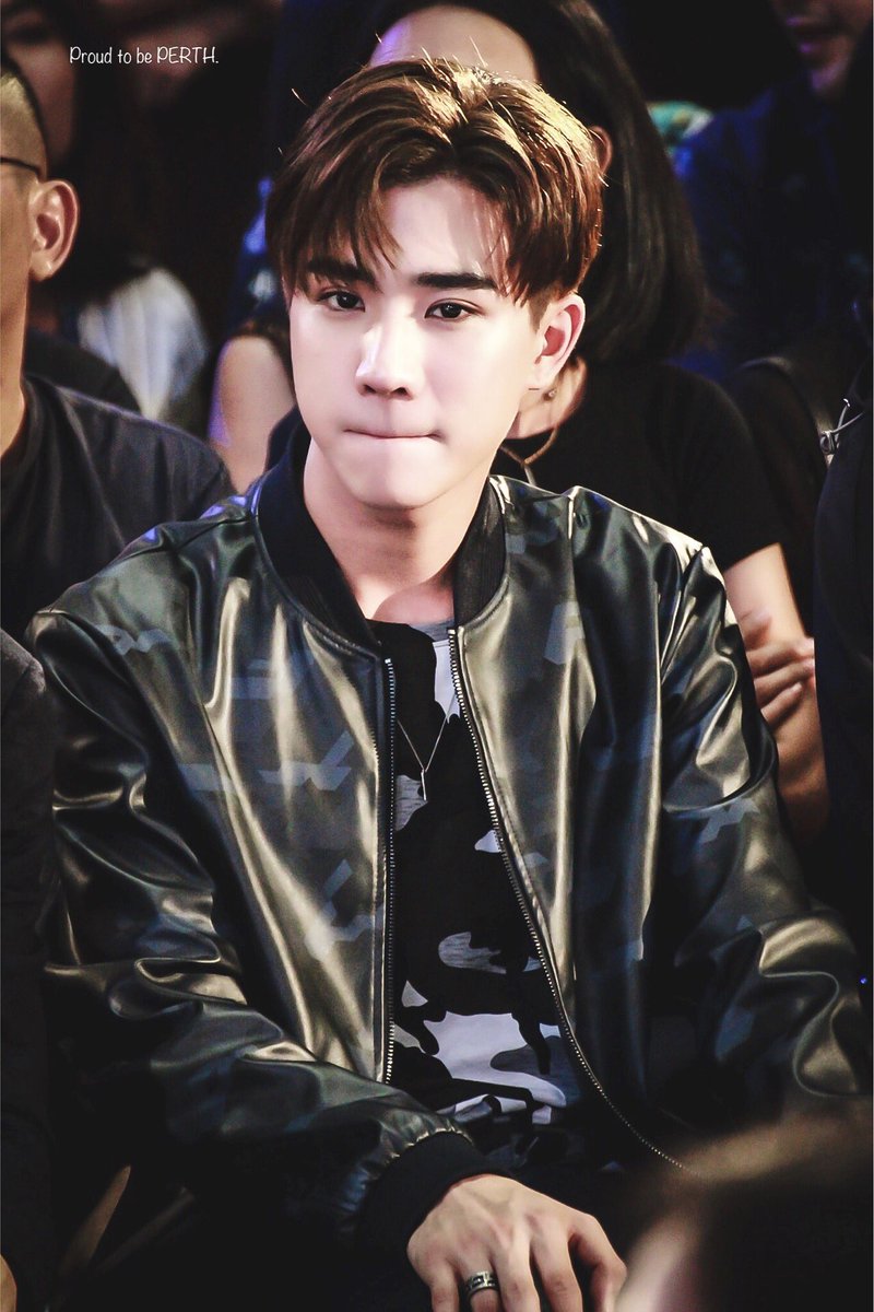 ProudtobePERTH's tweet photo. สวัสดีเจ้าหนู Can you be my boo?😝💕 #perthppe
#PerthTanapon
#รอยยิ้มของชูครีม
#พวกของเจื๋อ
#Perthxhellothailand
#hellothailand
#HLAThailand https://t.co/jHNWbZ1Yw0