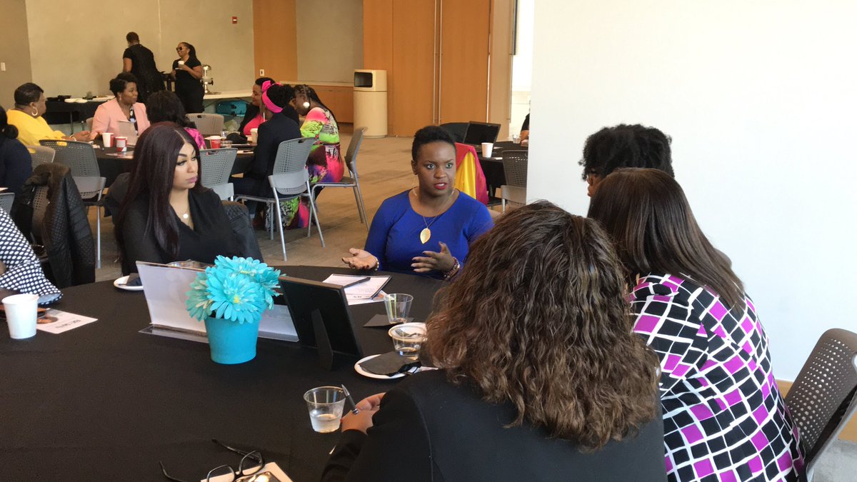 BCWNColumbus's tweet image. Our first round of power mentor sessions are underway! #BlackCareerWomen #BCWNLeadHer19 #LeadHer19
