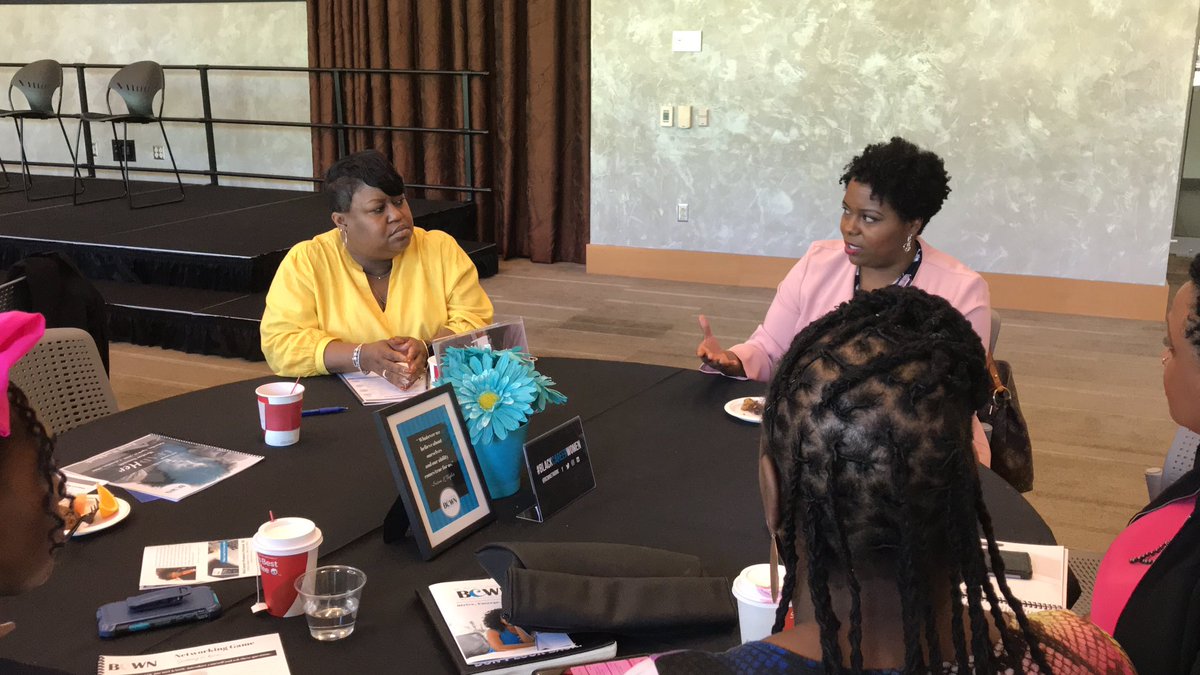 BCWNColumbus's tweet image. Our first round of power mentor sessions are underway! #BlackCareerWomen #BCWNLeadHer19 #LeadHer19