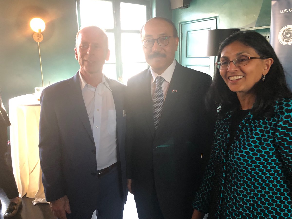 MarkSadovnick's tweet photo. Honored to meet India’s Consul General @SanjayPanda, Ambassador @HarshVardhanShringla, & @NishaBiswal #USIBC, representing @5thelementgrp & @WorldTradeCenterLA . Exciting opportunities in play! https://t.co/LMfOfTHLS8