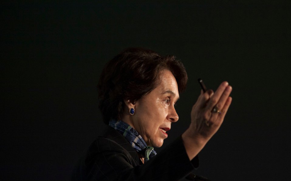 Milenio's tweet photo. 👥 Perfil | María de los Ángeles Moreno: la primera mujer que dirigió al PRI, murió hoy a los 74 años https://t.co/CMBWqEOqOw https://t.co/UapHH5354f