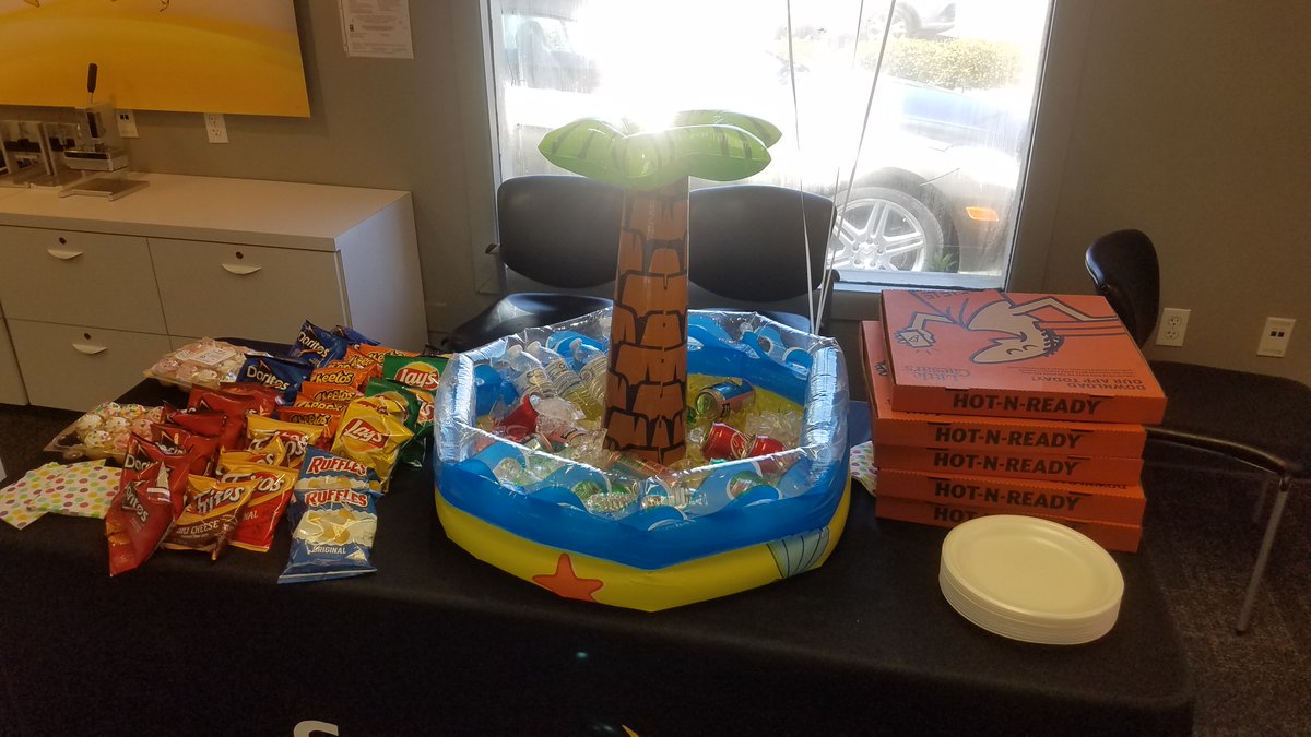 LocalSprint1795's tweet photo. Pop in and enjoy the festivities!
#sizzlingsprintsaturday
#Sprintsaysthanks 
#Freebies
@z96fwb @Hangoutfest ticket giveaway too!! https://t.co/DuXVD38op4