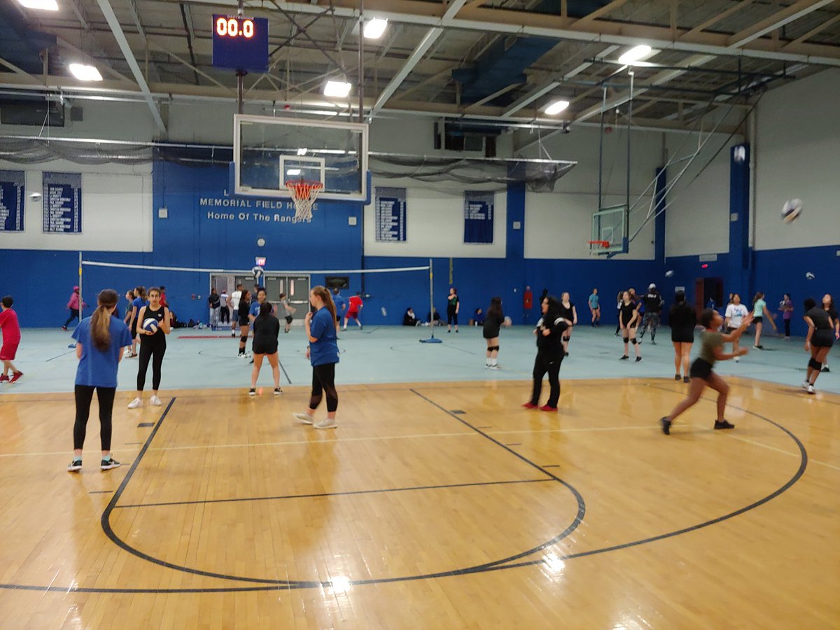 RangersVBall's tweet photo. Huge day at Klimas Field House with over 100 middle school players working hard and getting better for the first ever youth volleyball league in Methuen. Thank you to all of our current players who helped all of the future Rangers!! #giveback #loveourprogram #future https://t.co/X026iOTooE