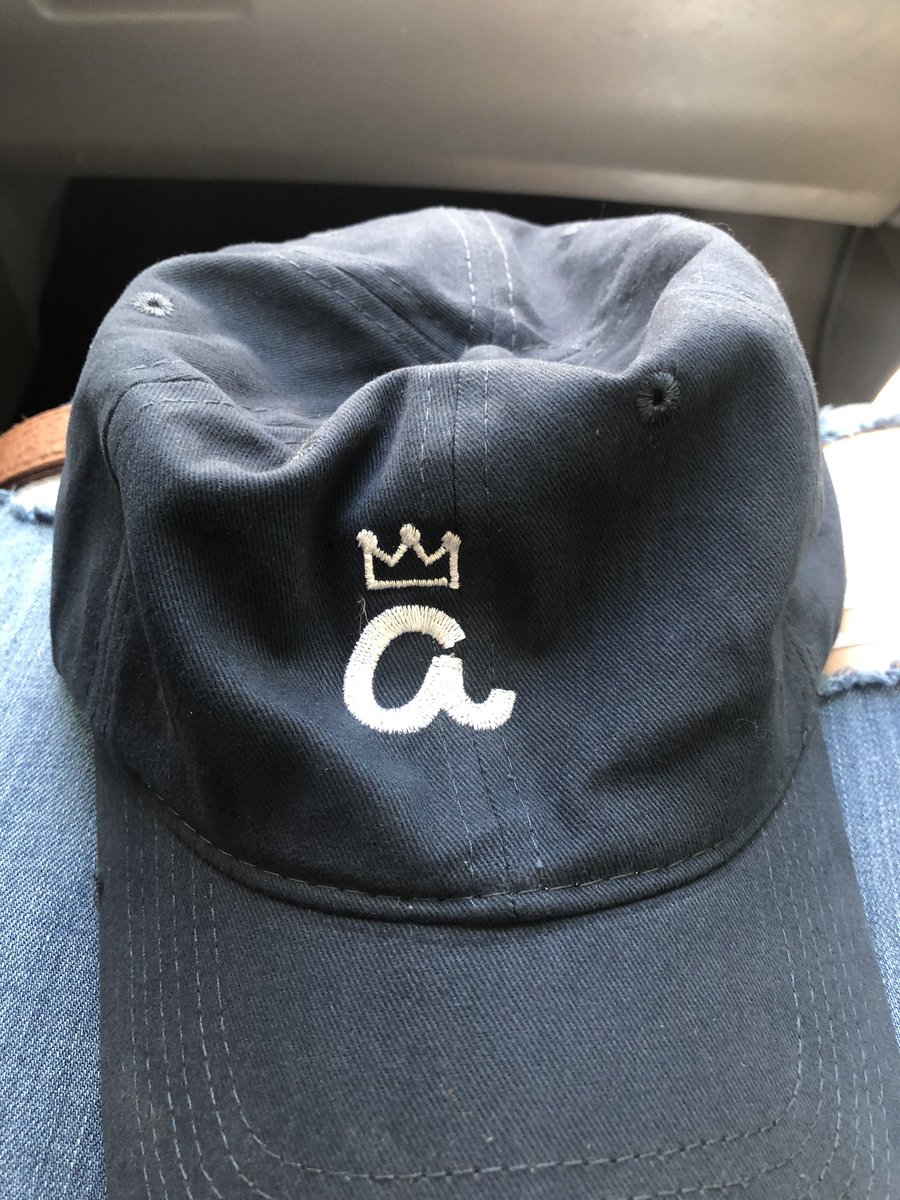 taylor99leigh's tweet photo. this hat is sooo cute!!!😻 @LieutenantDans7 @allthingsloyal https://t.co/8ygcyz4kN9