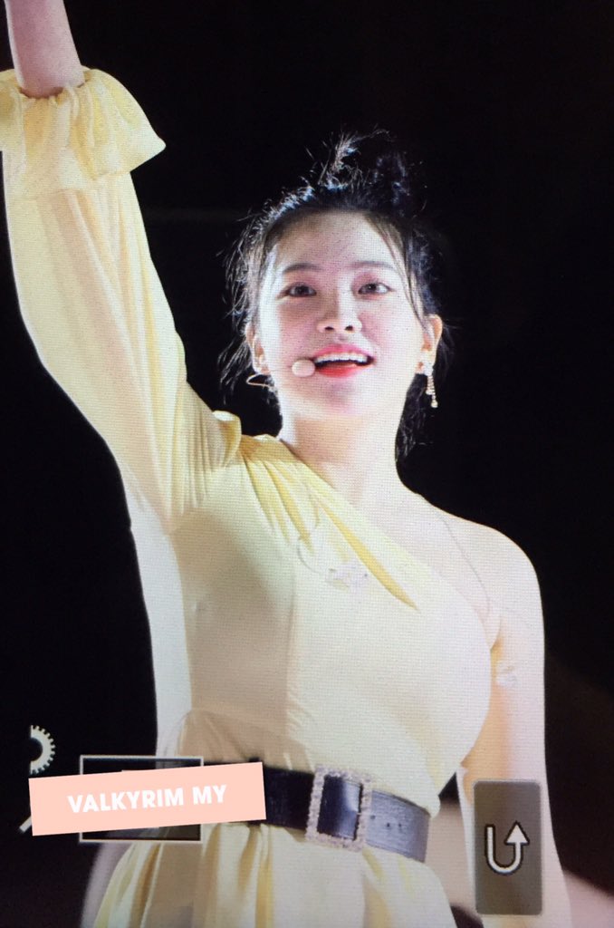 valkyrim_my's tweet photo. 190427 Konser Korean Wave 2019 Red Velvet 

#예리 #YERI 
#레드벨벳 #RedVelvet https://t.co/u7vCBEF5tb