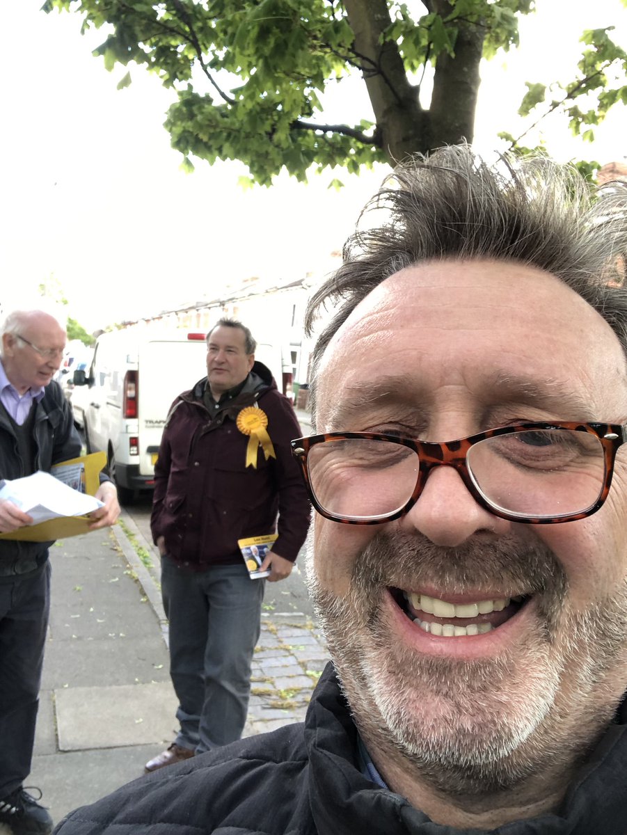 LeeHunt6's tweet image. Windy but all fair for @LibDems this afternoon as #LibDemDoorsteps gathers more and more support across #NelsonWard we’ve been chatting with 100s of #Elections2019 #May2 voters and gaining lots #LibDem pledges #Stamshaw #Tipner #Buckland #NorthEnd #WorkingAllYearRound #Portsmouth