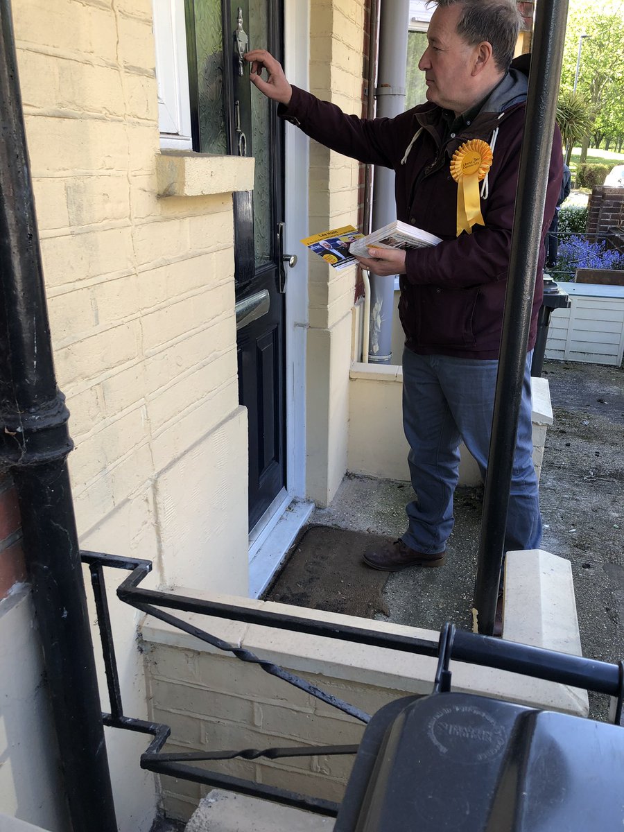 LeeHunt6's tweet image. Windy but all fair for @LibDems this afternoon as #LibDemDoorsteps gathers more and more support across #NelsonWard we’ve been chatting with 100s of #Elections2019 #May2 voters and gaining lots #LibDem pledges #Stamshaw #Tipner #Buckland #NorthEnd #WorkingAllYearRound #Portsmouth