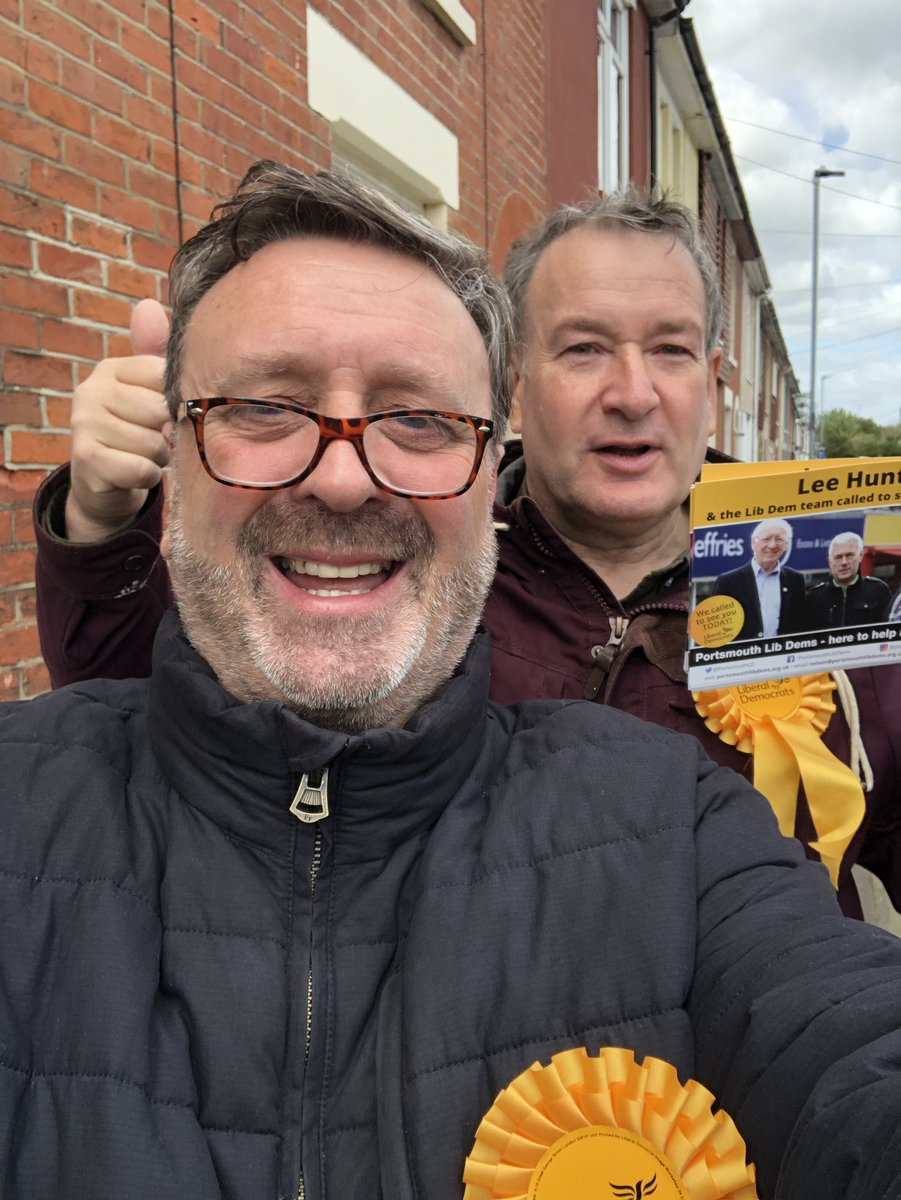 LeeHunt6's tweet image. Windy but all fair for @LibDems this afternoon as #LibDemDoorsteps gathers more and more support across #NelsonWard we’ve been chatting with 100s of #Elections2019 #May2 voters and gaining lots #LibDem pledges #Stamshaw #Tipner #Buckland #NorthEnd #WorkingAllYearRound #Portsmouth