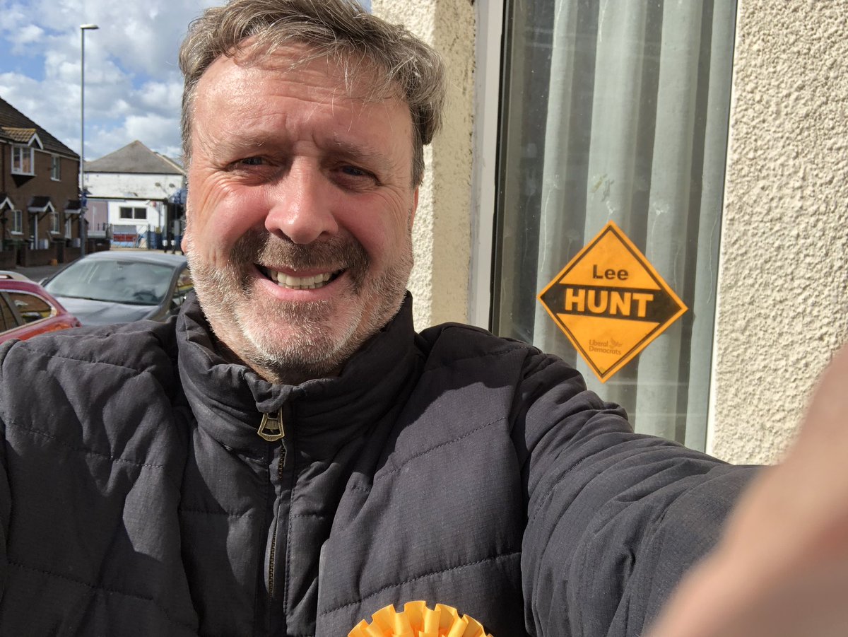 LeeHunt6's tweet image. Windy but all fair for @LibDems this afternoon as #LibDemDoorsteps gathers more and more support across #NelsonWard we’ve been chatting with 100s of #Elections2019 #May2 voters and gaining lots #LibDem pledges #Stamshaw #Tipner #Buckland #NorthEnd #WorkingAllYearRound #Portsmouth