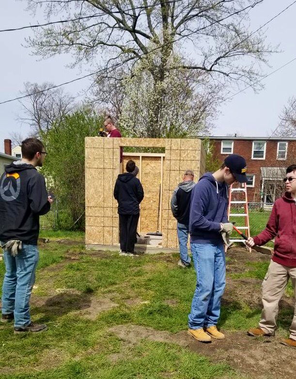 HFHMonroe's tweet photo. #TeamWork is the name of the game today on the #HabitatForHumanity construction site ! #BuildingAShed #TraingleFrat #SaturdayMorning #MonroeCounty https://t.co/PD4WgSAgli