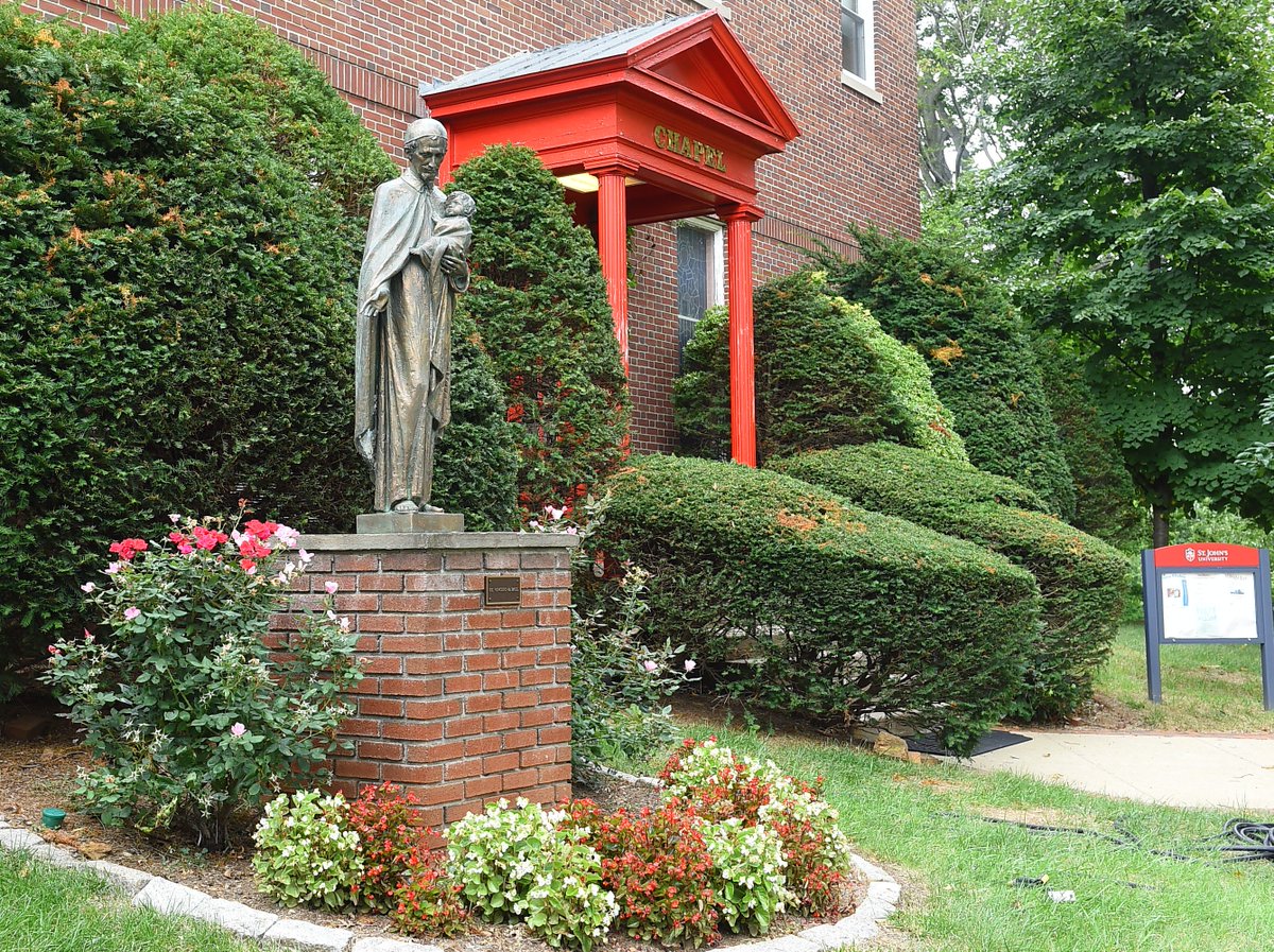 Bring your family to the Alumni BBQ @sjusicampus for a fun-filled afternoon of great food and fun. #StJohnsAlumni #StJohnsHomecoming Hit the link to register today: bit.ly/AlumniSIBBQ